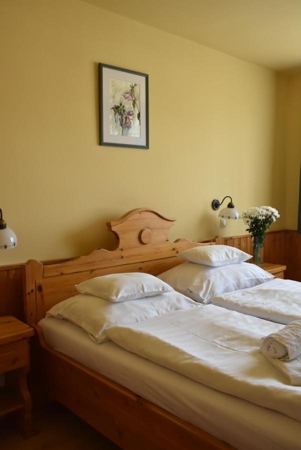 Bozi Rozi Panzio Hotell Fertőboz Exteriör bild